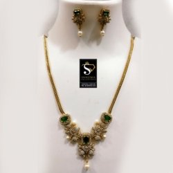 Beautiful white& Green stone’s necklace