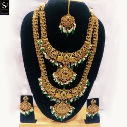 Mat finish Long&Short haram set green & white beads